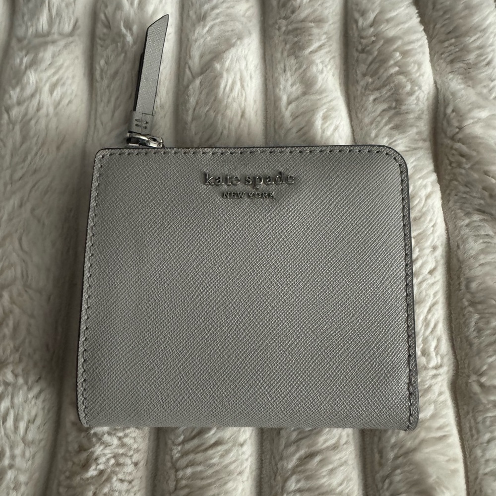 Kate Spade small L-zip Bifold wallet